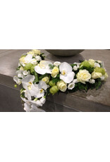 altaarstuk/kiststuk met orchidee
