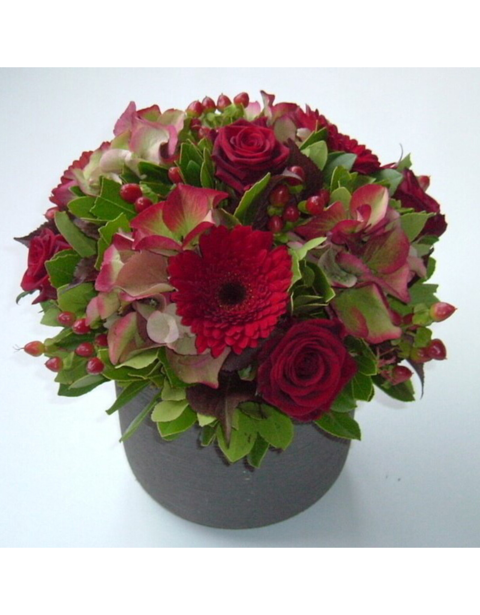 kleine bloempot met kleurrijke bloemen