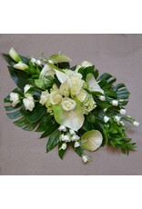 Middelgroot bloemstuk met fijne snijbloemen