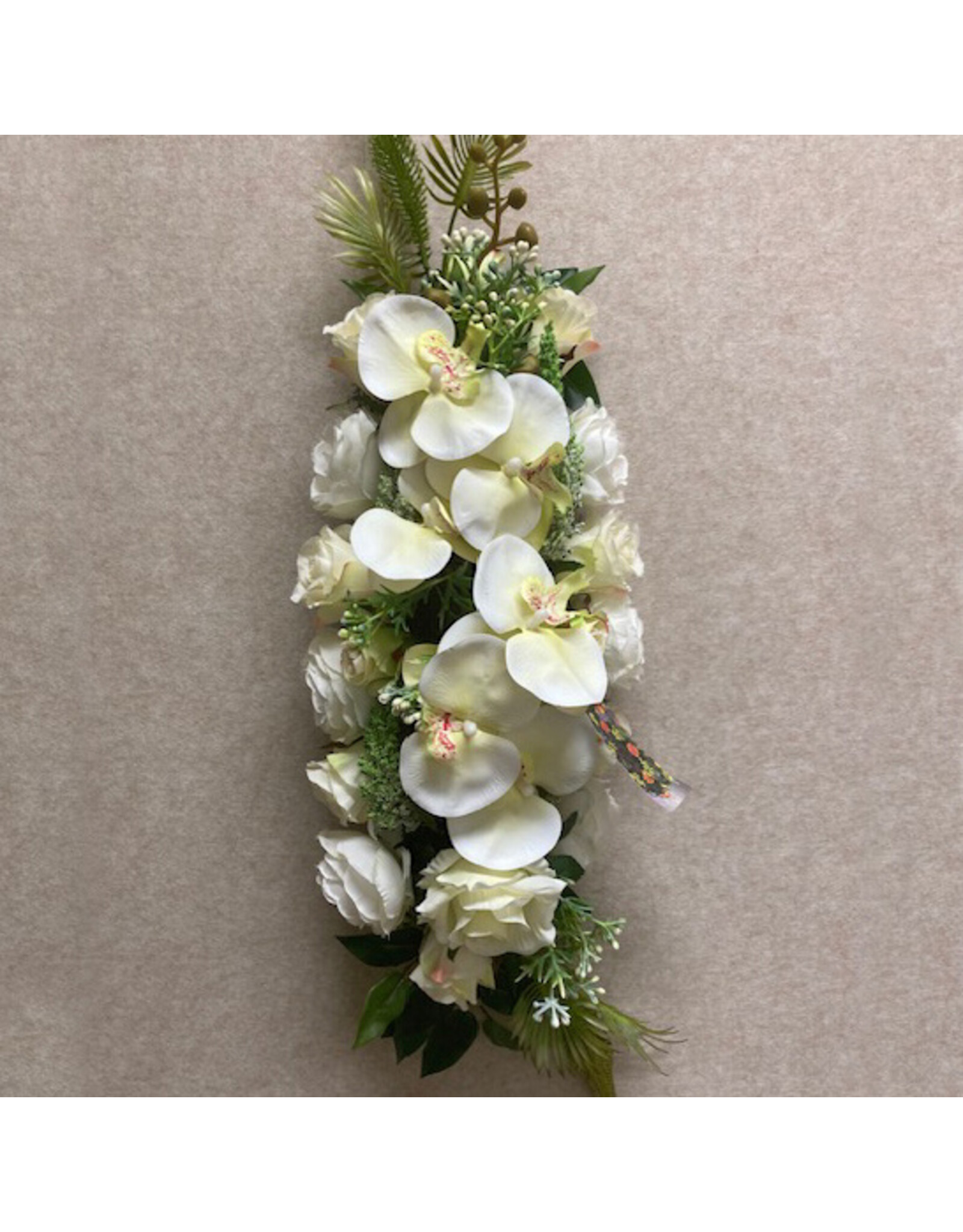 Zijden bloemstuk wit 50 euro