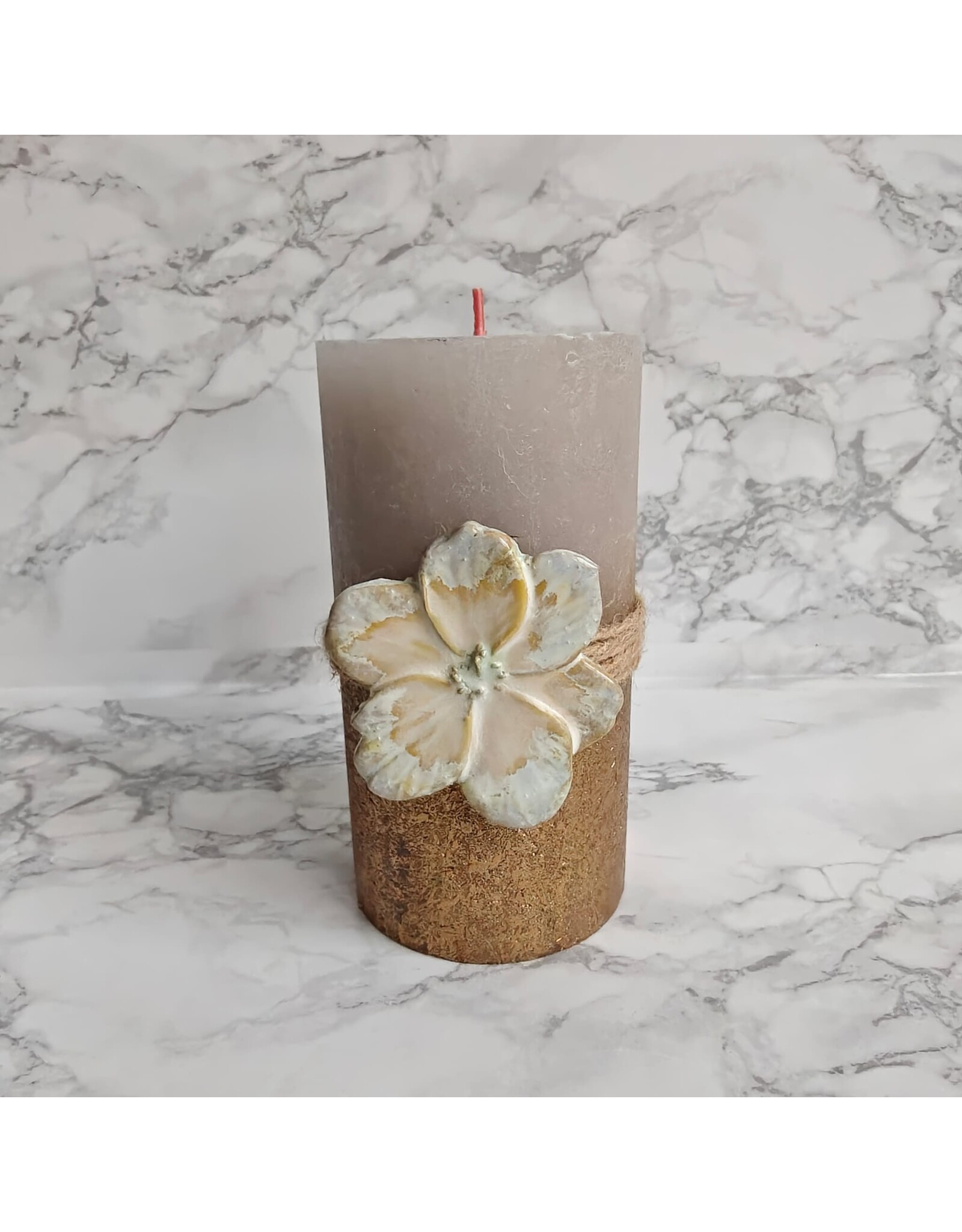 Bina Handmade Grote kaars met bloem in keramiek