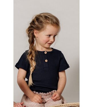 Be Kind Benji Button T-Shirt // KIDS // Blauw