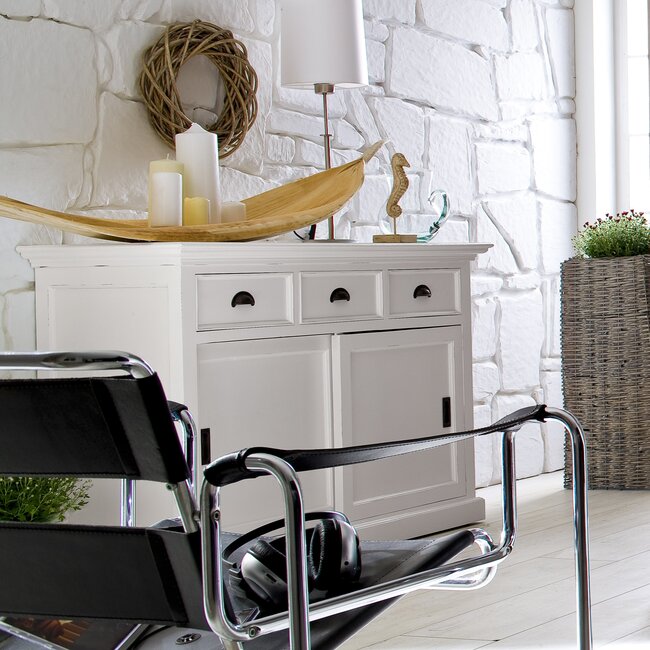 Halifax Sideboard – Klassische Eleganz mit platzsparenden Schiebetüren