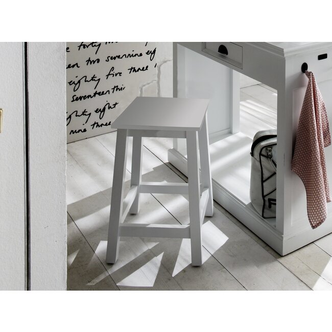 Hocker Halifax – Eleganter Sitzkomfort für Küche und Studio