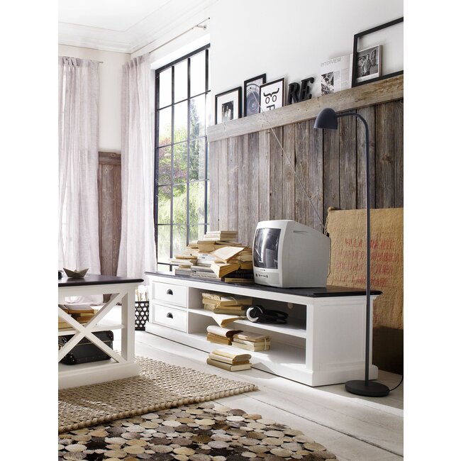 TV-Element Halifax Contrast – Moderner Landhausstil mit starken Akzenten