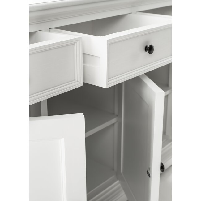 Klassisches Sideboard mit 3 Türen