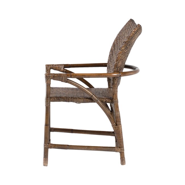Rattan-Stuhl „Countess“ – Filigrane Linienführung und Handgeflochtene Kunst