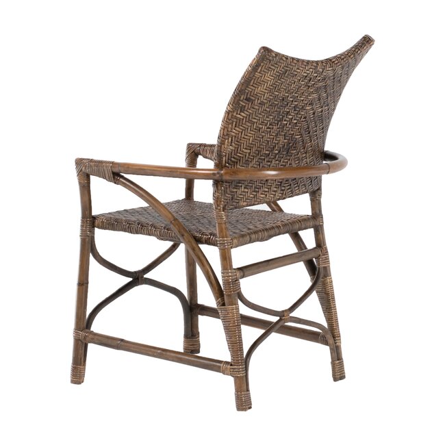 Rattan-Stuhl „Countess“ – Filigrane Linienführung und Handgeflochtene Kunst