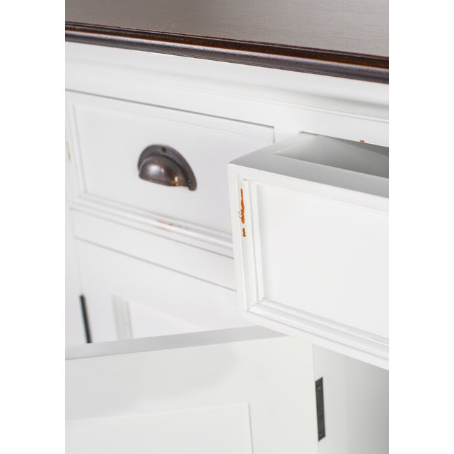 Buffetschrank mit 4 Türen und 3 Schubladen