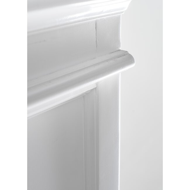 Bücherregal Halifax – Massivholz-Eleganz im Landhausstil