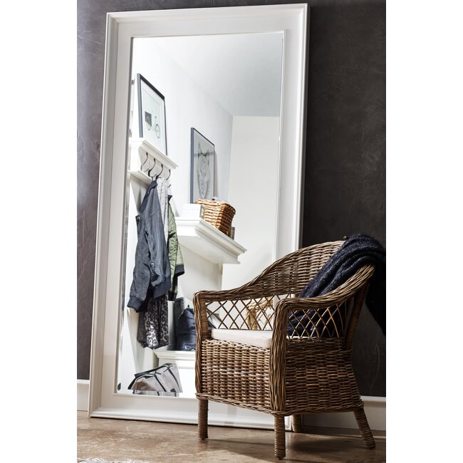 Monarch-Stuhl – Handgewebte Eleganz aus Natur-Rattan