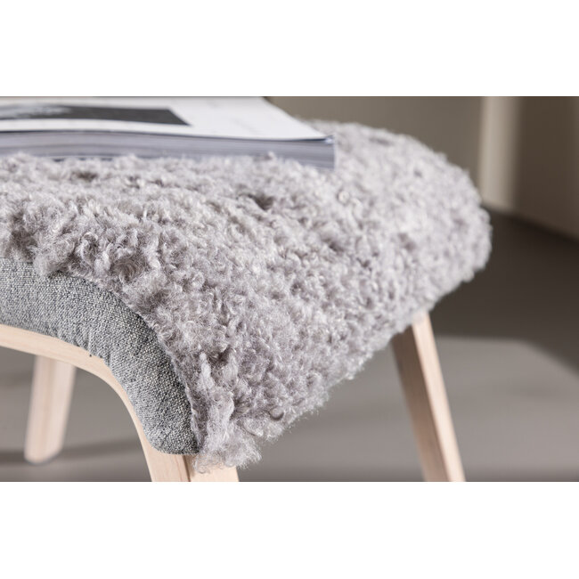 Loungesessel Fårö – Skandinavische Raffinesse mit Hocker & Nackenkissen