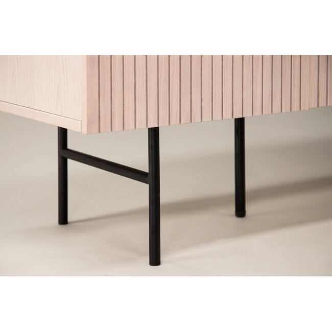 Sideboard Björkön – Skandinavisches Design & Elegante Rippen-Optik