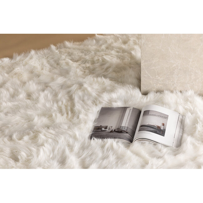 Faux-Fur Teppich Katy – Luxuriöse Weichheit in strahlendem Weiß