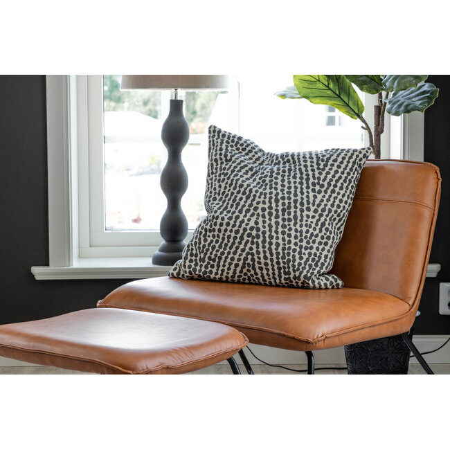 X-Lounge Sessel und Hocker – Klassischer Luxus in zeitlosem Braun