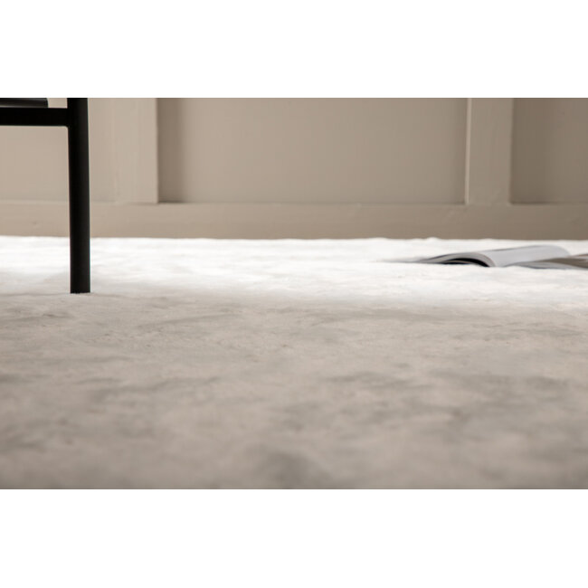 Webteppich Nina – Seidiger Glanz & luxuriöse Weichheit in Weiß