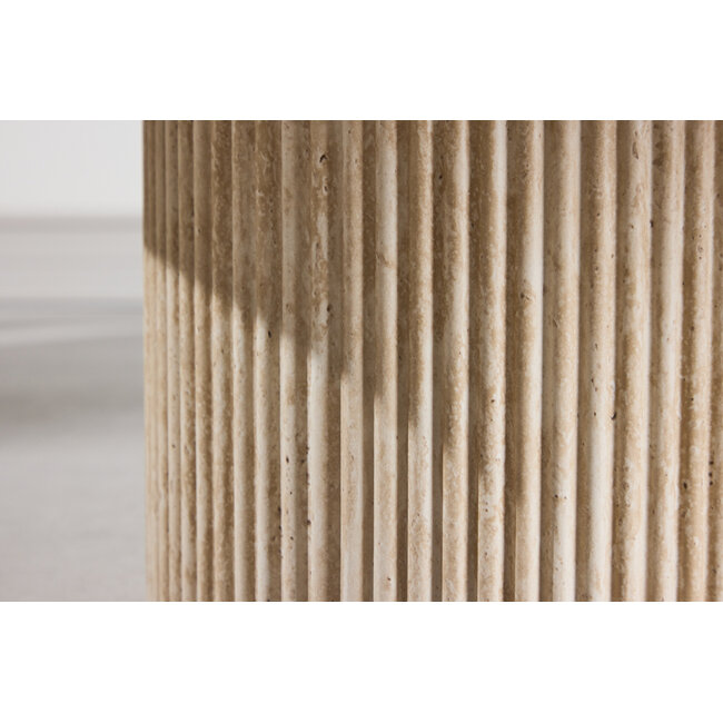 Couchtisch Krille – Skulpturales Design in edler Travertin-Optik