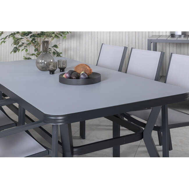 Gartenmöbel-Set Virya – wetterfeste Essgruppe mit Glastisch und Stühlen aus Aluminium & Rope
