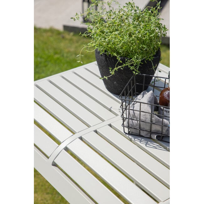 Outdoor Café-Tisch Borneo (70 x 70 cm) – Skandinavisches Design aus Aluminium in Beige