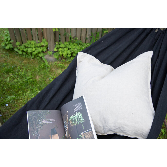 Gartenliege Hedvig Schwarz – XXL Outdoor-Sonnenliege aus Polyester, Breite 150 cm, Länge 200 cm, wetterfest