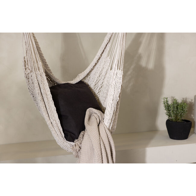 Gartenliege Kalino Offwhite – Entspannungsliege aus Cotton, Polyester und Holz, Breite 110 cm, Höhe 135 cm, für Garten und Terrasse