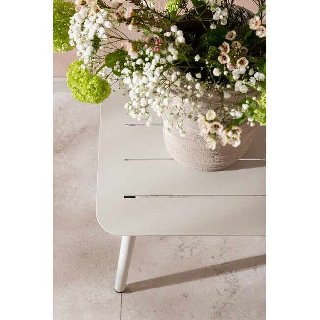 Gartentisch Lina Beige – Robuster Mittelpunkt im Garten