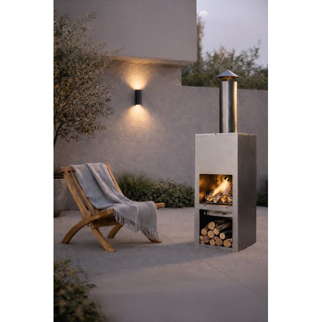 Außenkamin Makarima – Nordische Eleganz & Knisternde Wärme