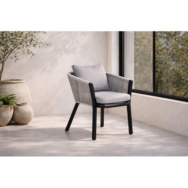 Gartenstuhl Virya Schwarz – Komfortabler Gartenstuhl aus Polyester und Aluminium, 60 × 63 × 73 cm, wetterfest