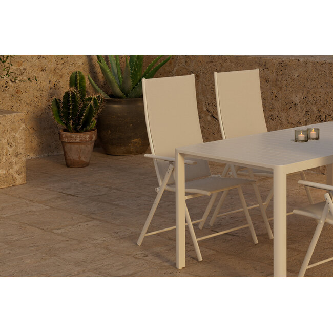 Garten-Essgruppe Giardini und Levanzo Beige – Giardini Esstisch 150×85×72 cm (Latten-Tischplatte, Alu) + Levanzo Positionssessel 59×56 cm (Stahl und Textilene, bis 110 kg, 4–6 Pers.)