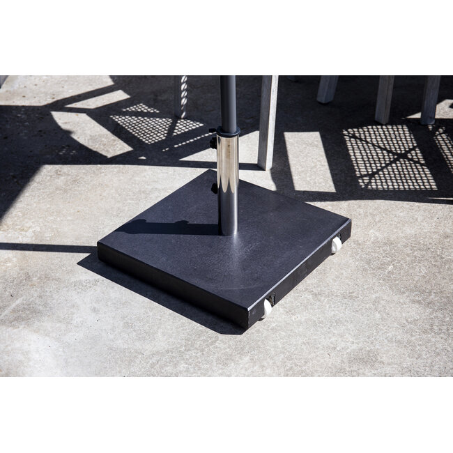 Granit-Sonnenschirmständer 40 kg – Massiver Halt und maximale Flexibilität