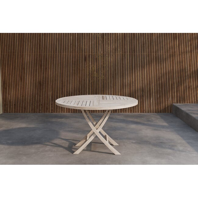 Kenya Garten-Essgruppe Whitewash – Kenya Rundtisch Ø120 cm Teakholz (3 cm, wasserbasiertes Finish) + Kenya Dining-Sessel Teakholz, klappbar, bis 150 kg, 4 Personen