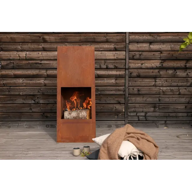 Bastian Feuerstelle (20 x 50 x 120 cm) – Schlankes Design & wohlige Wärme in Rostorange