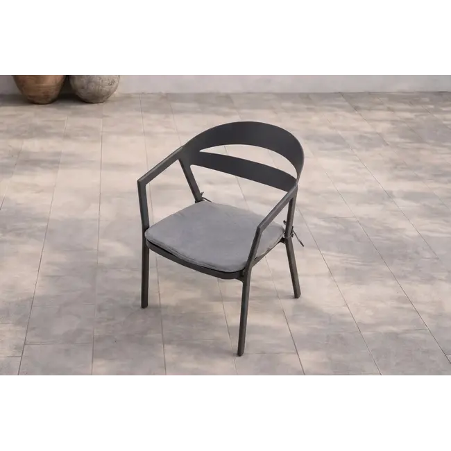 Gartenstuhl Slit Schwarz – Bequemer Gartenstuhl aus Cotton, Schaumstoff und Aluminium, 60 × 60 × 76 cm, für Terrasse und Garten
