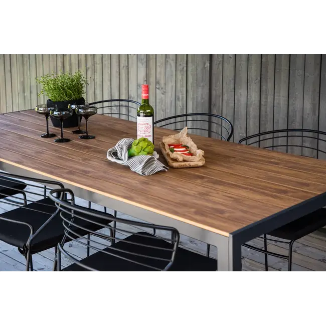 Gartentisch Break – Robuster Mittelpunkt im Garten