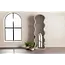Stand- & Wandspiegel Loui (158 x 49 cm) – Schmaller Wellenspiegel im organischen Design in Beige