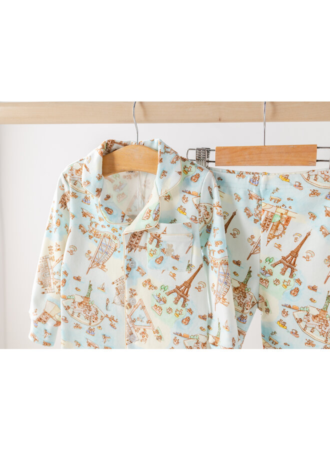 Kinder pyjama around the world