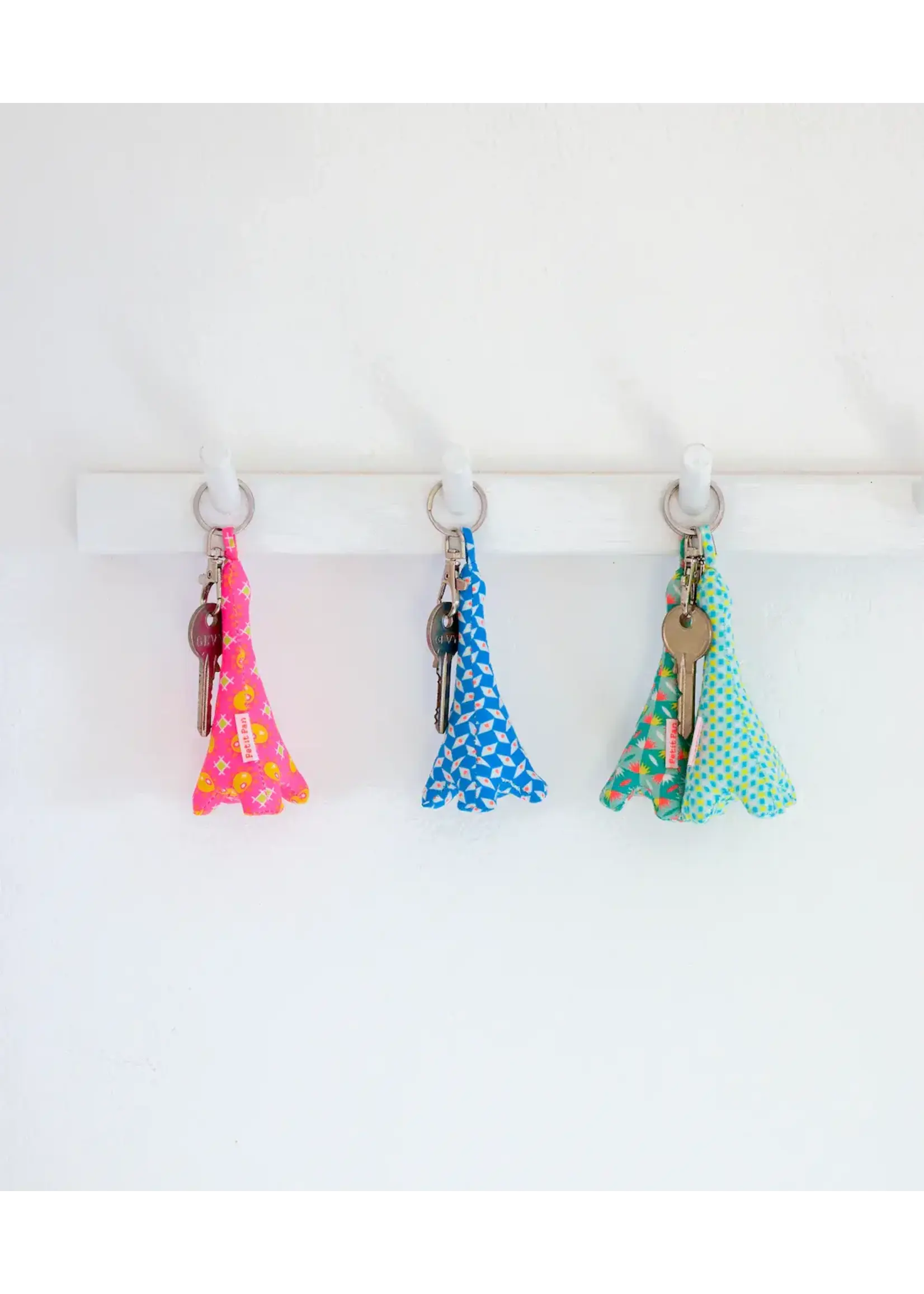 PETIT PAN HANGER Tour Eiffel pépin bleu