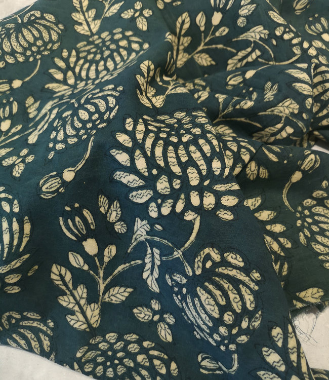 onderdelen Beknopt Willen Katoen stof , groen-geel met floraal motief, dye- resist en blokprint - Via  India Fashion