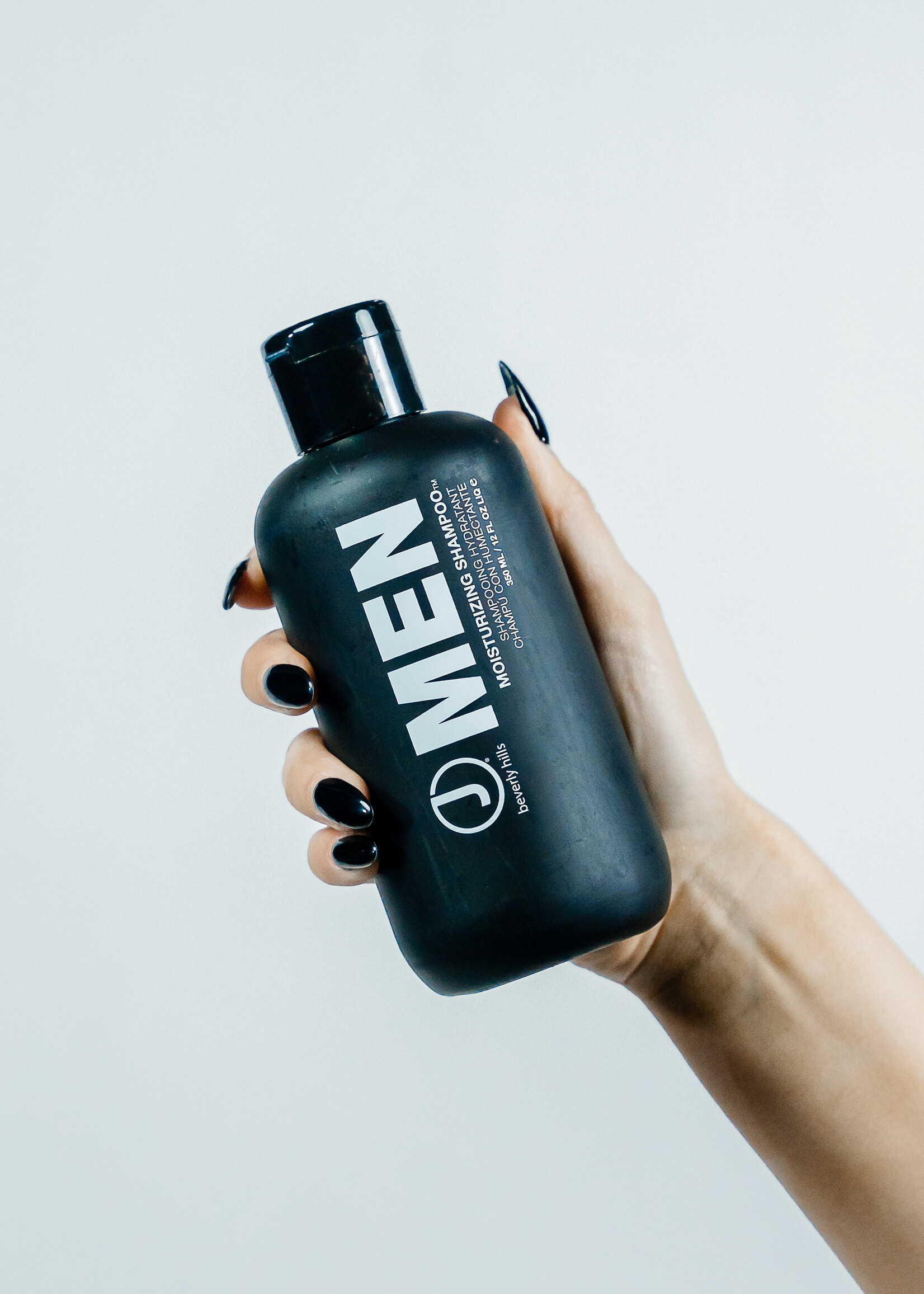 J BEVERLY HILLS  Moisturizing Shampoo