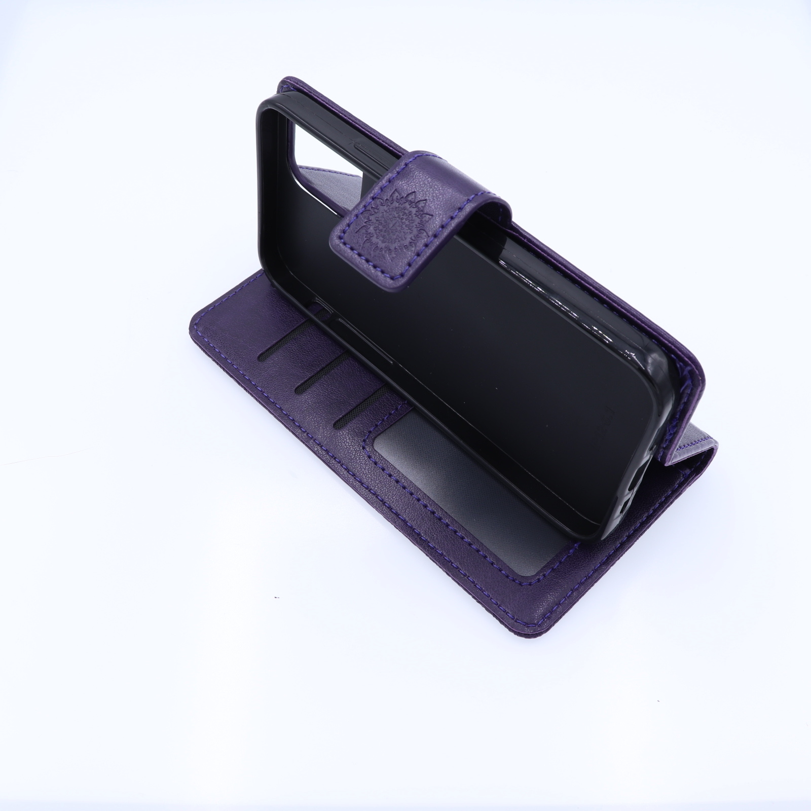 Apple iPhone 12 / 12 Pro Boekhoesje Mandela Print Paars