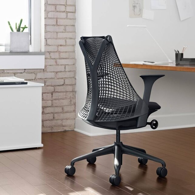 Herman Miller Sayl zwart, 1D armlegger