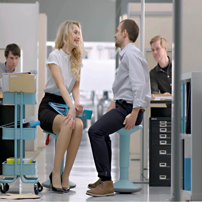 Interstuhl UP kruk ice blue