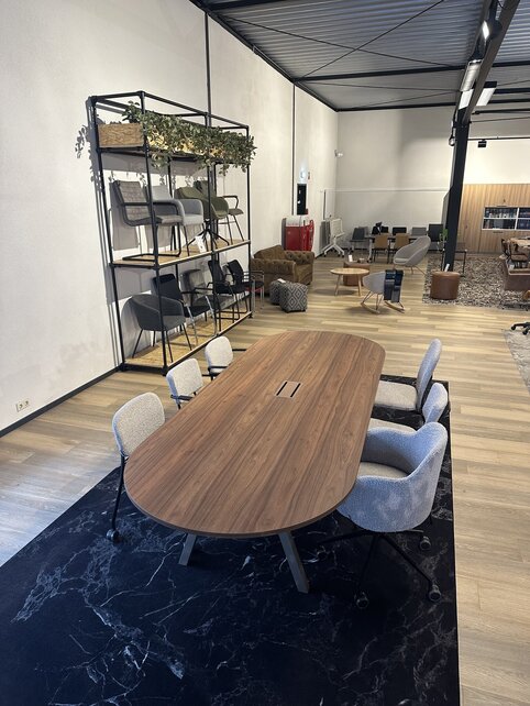 Showroom opruiming: vergadertafel MR Big 320x120 American Walnut