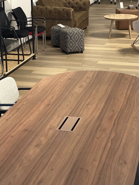 Showroom opruiming: vergadertafel MR Big 320x120 American Walnut