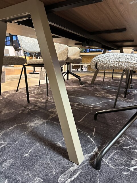 Showroom opruiming: vergadertafel MR Big 320x120 American Walnut