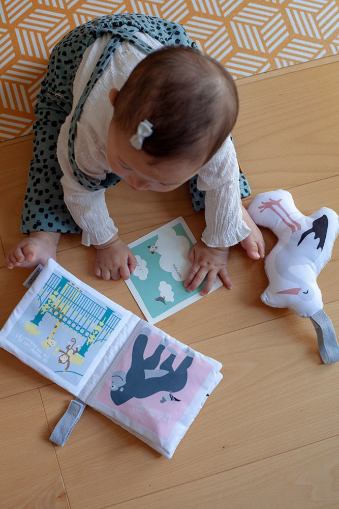Soft Toy Ooievaar met rateltje en knisper - Soft babytoy Soft Toy Ooievaar met rateltje en knisper - Soft babytoy