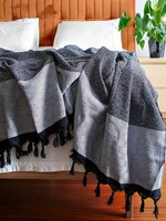 Tuval black and white blanket