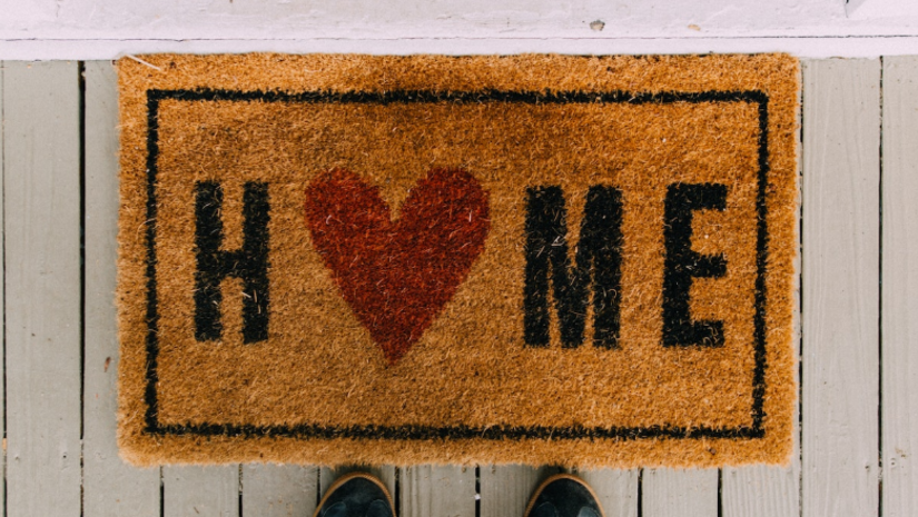 Feliciteer de ontvanger met zijn/haar nieuwe woning en schrijf een persoonlijke housewarming kaart