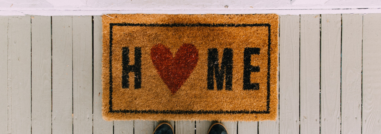 Feliciteer de ontvanger met zijn/haar nieuwe woning en schrijf een persoonlijke housewarming kaart