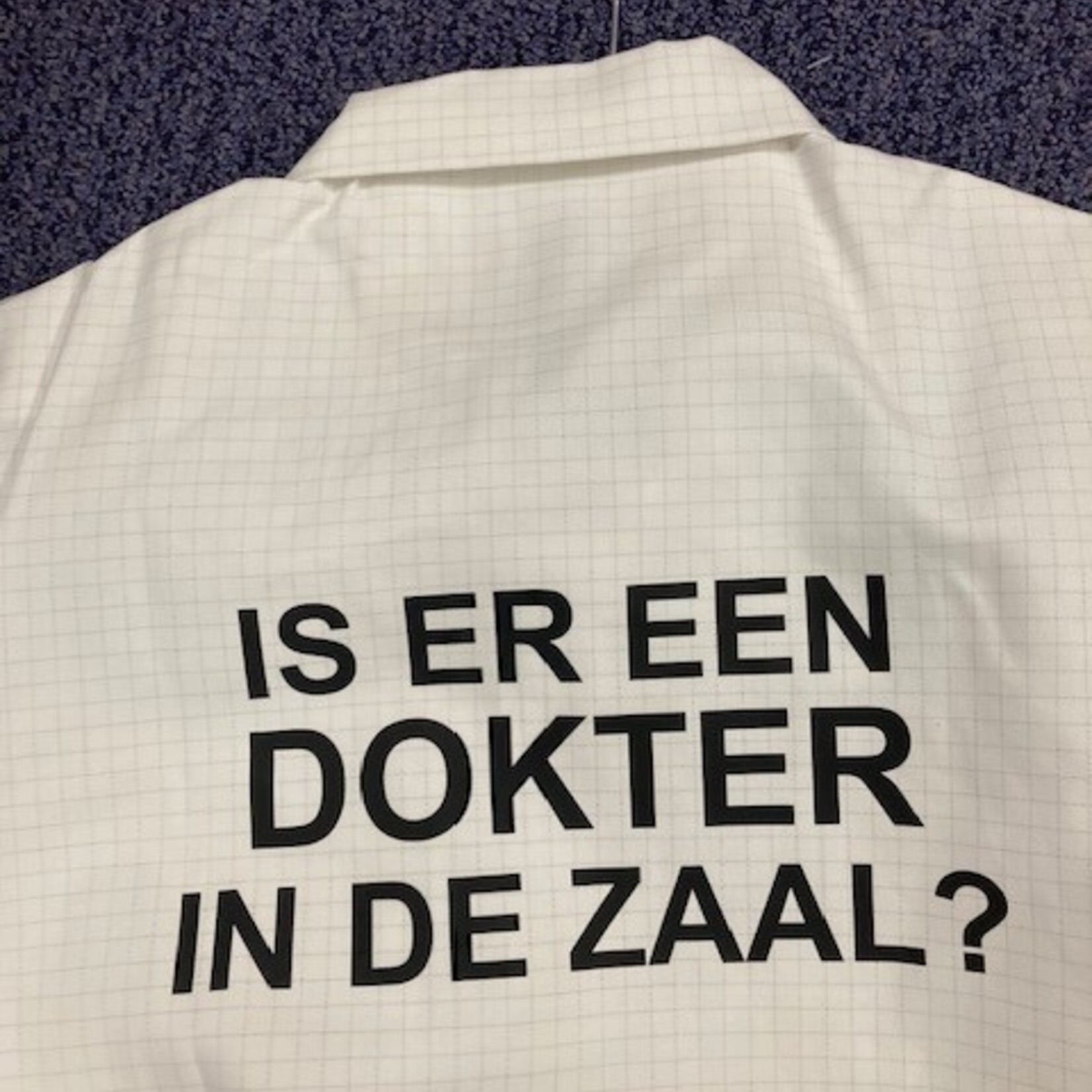 Witte Jas Met Grappige Tekst